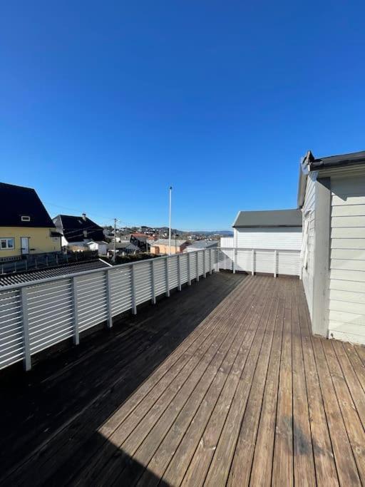 Lovely 2 Bedroom Apartmen With Free Parking ベルゲン エクステリア 写真
