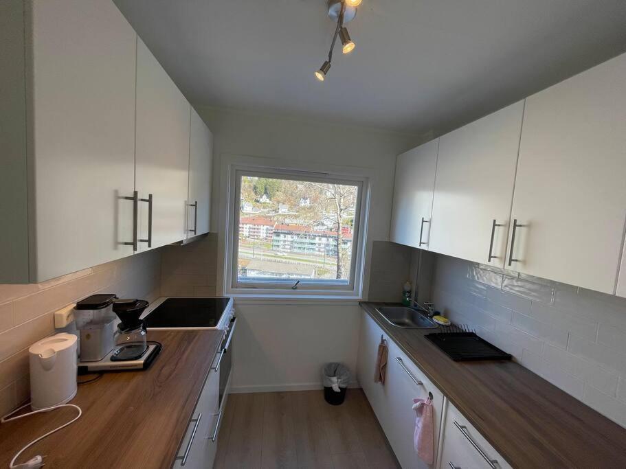 Lovely 2 Bedroom Apartmen With Free Parking ベルゲン エクステリア 写真
