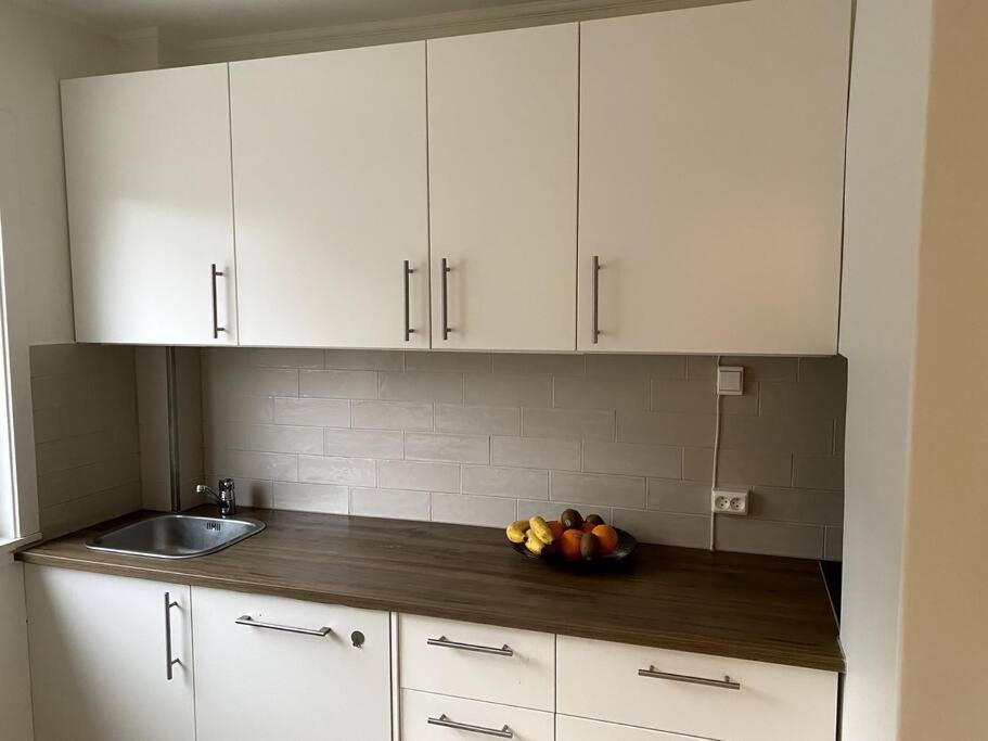 Lovely 2 Bedroom Apartmen With Free Parking ベルゲン エクステリア 写真